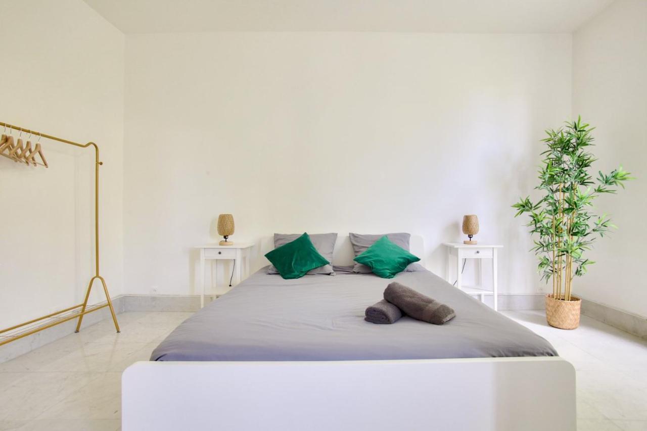 2 Bedrooms Tour Eiffel Rapp Párizs Kültér fotó