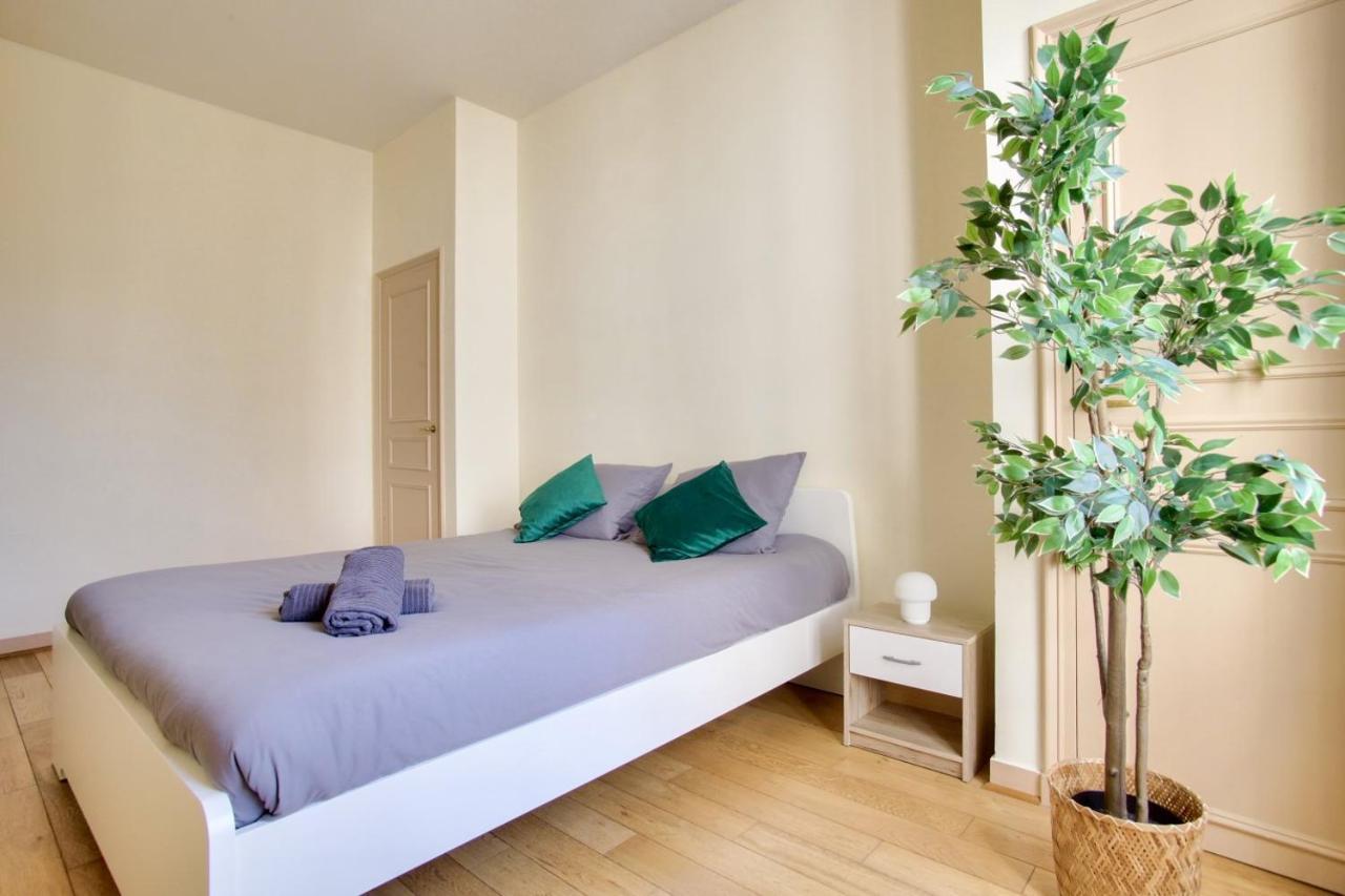 2 Bedrooms Tour Eiffel Rapp Párizs Kültér fotó