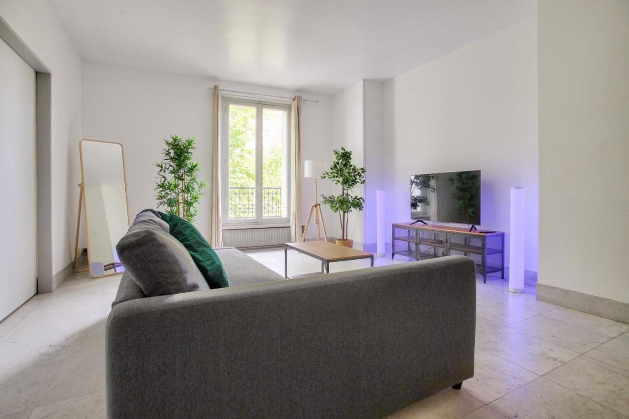2 Bedrooms Tour Eiffel Rapp Párizs Kültér fotó